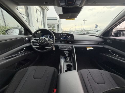 New 2026 Hyundai Elantra SE FWD image 20