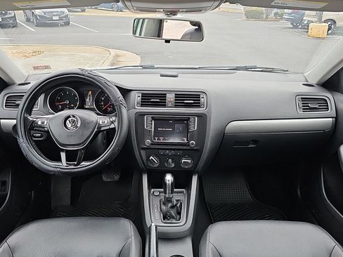 Used 2018 Volkswagen Jetta SE image 8