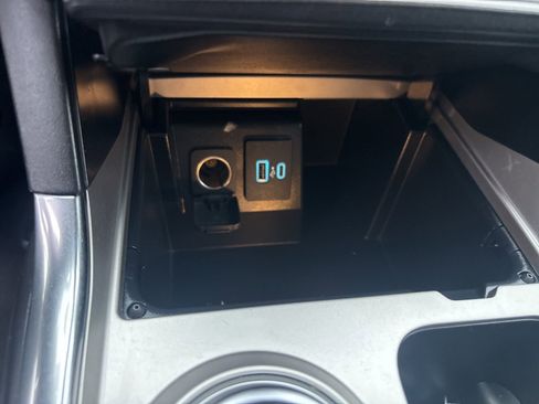 Used 2021 Ford Explorer XLT w/ Equipment Group 202A image 27