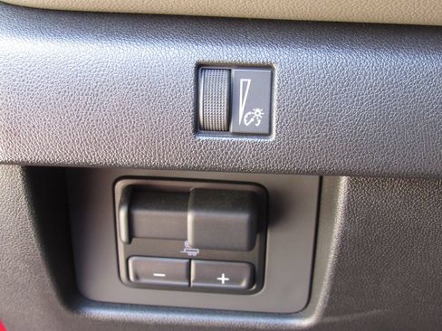 Used 2024 Chevrolet Colorado ZR2 w/ ZR2 Convenience Package III AWD/4WD image 37