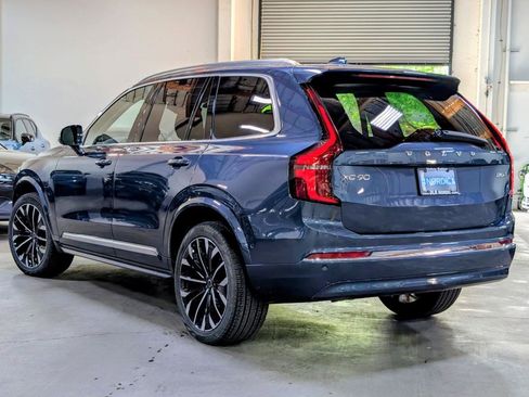 Used 2025 Volvo XC90 B6 Plus AWD/4WD image 2