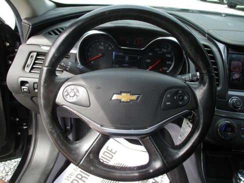 Used 2017 Chevrolet Impala LT FWD image 12