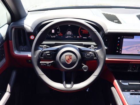 Certified 2025 Porsche Cayenne AWD/4WD image 16