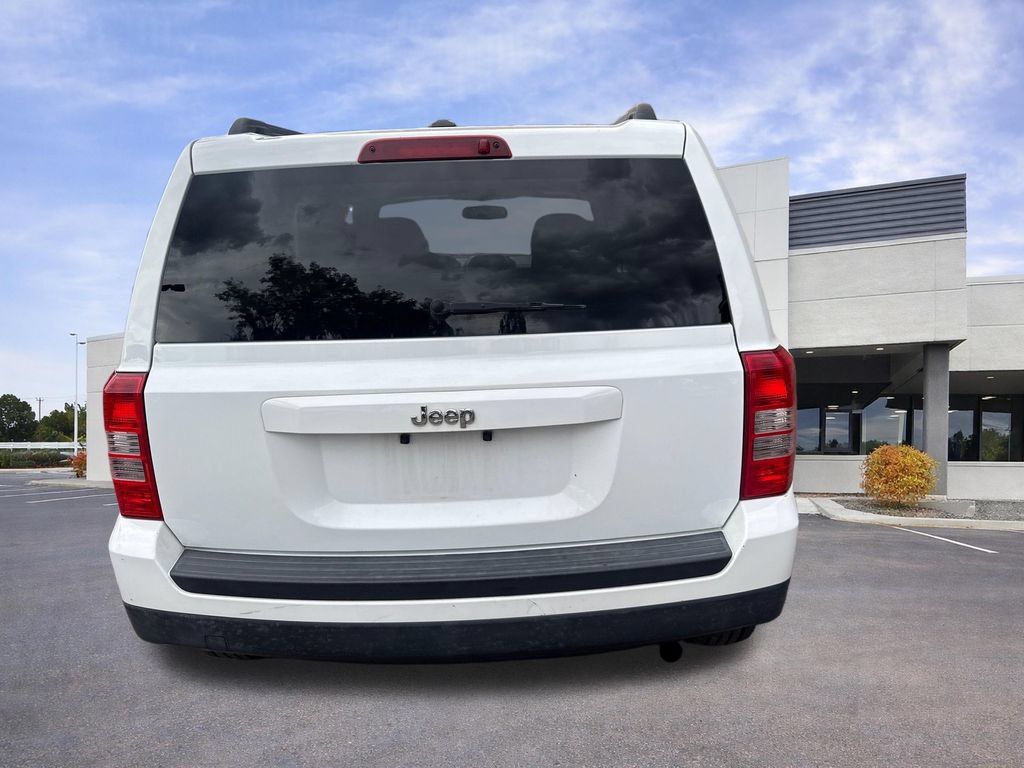 Used 2015 Jeep Patriot Sport w/ Power Value Group FWD image 7