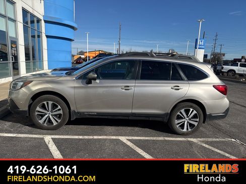 Used 2018 Subaru Outback 3.6R Limited image 1