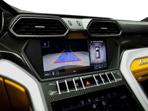Used 2019 Lamborghini Urus AWD/4WD image 47