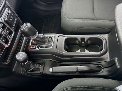 Used 2020 Jeep Wrangler Unlimited Sport S image 17