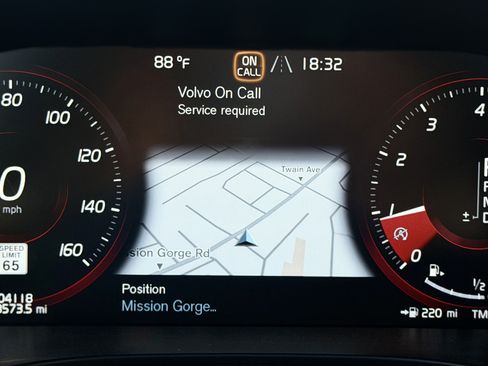 Used 2018 Volvo XC60 T6 R-Design AWD/4WD image 33