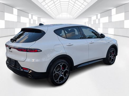 Used 2024 Alfa Romeo Tonale Veloce AWD/4WD image 7