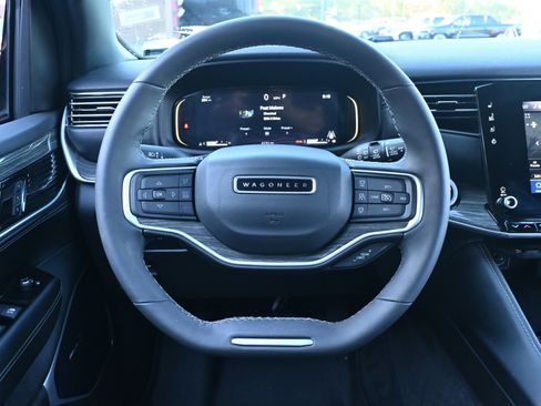 Used 2022 Jeep Wagoneer Series II image 27