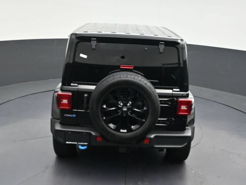Used 2024 Jeep Wrangler Unlimited Sahara AWD/4WD image 22