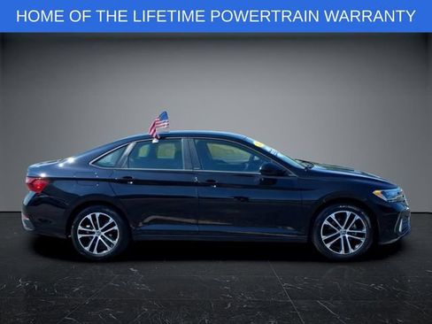 Used 2024 Volkswagen Jetta Sport FWD image 2