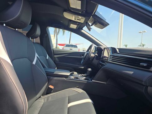 Used 2025 Toyota Camry SE image 10