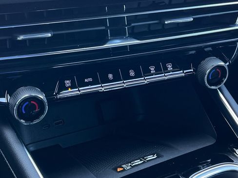 New 2025 Chevrolet Traverse LT w/ Enhanced Driving Package image 26