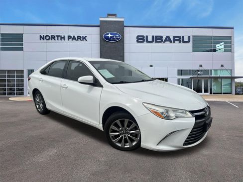 Used 2016 Toyota Camry XLE FWD image 1