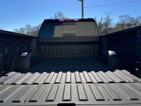 Used 2025 GMC Sierra 1500 AT4X image 19