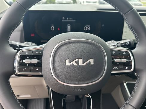 New 2026 Kia Carnival EX FWD image 15
