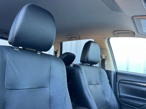 Used 2016 Mitsubishi Outlander SEL FWD image 15