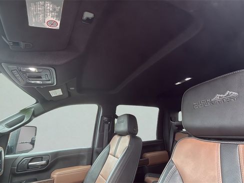 Used 2023 Chevrolet Silverado 2500 High Country w/ Technology Package image 11
