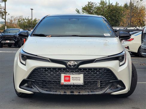 Used 2025 Toyota Corolla Hatchback image 2