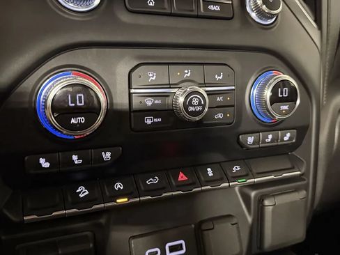Used 2021 GMC Sierra 1500 AT4 w/ AT4 Preferred Package AWD/4WD image 33