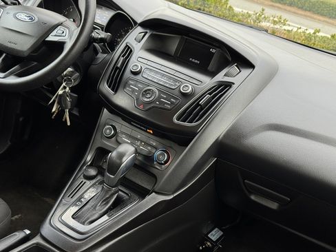 Used 2018 Ford Focus S image 21