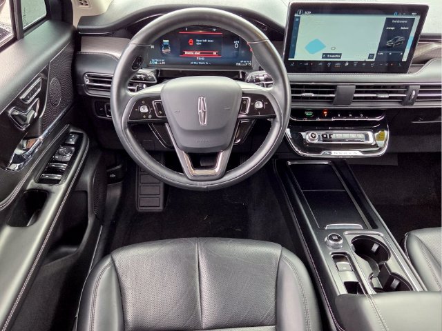 Used 2024 Lincoln Corsair Reserve FWD image 6