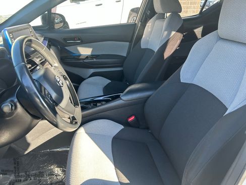 Used 2019 Toyota C-HR XLE image 12