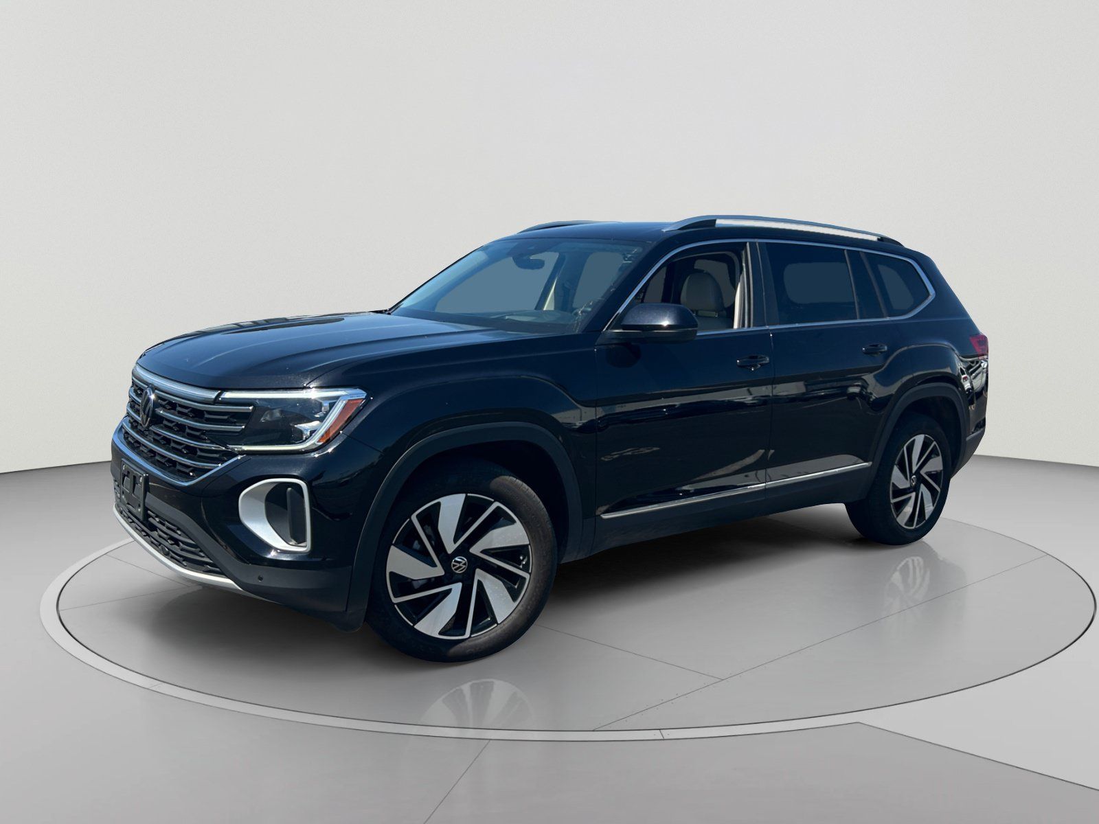 Certified 2025 Volkswagen Atlas SEL AWD/4WD image 1