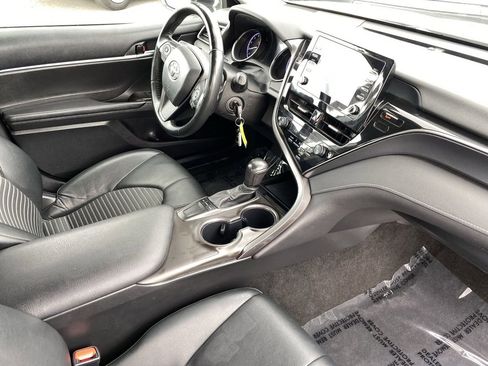 Used 2023 Toyota Camry SE FWD image 9