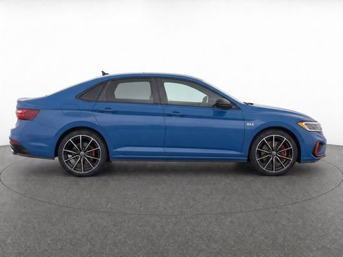 Used 2025 Volkswagen Jetta GLI Autobahn FWD image 2