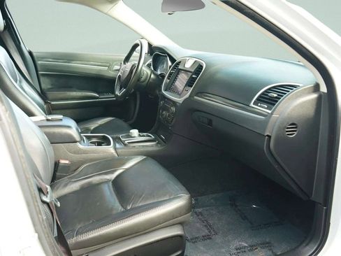 Used 2021 Chrysler 300 Touring L image 29