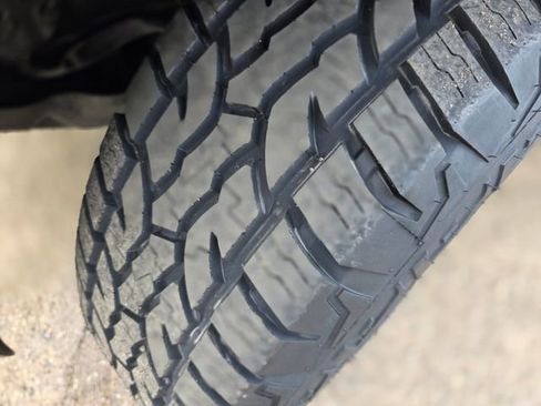 Used 2019 Toyota Tacoma TRD Sport image 14