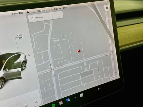 Used 2021 Tesla Model Y Long Range AWD/4WD image 21