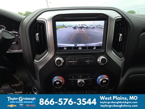 Used 2021 GMC Sierra 1500 SLT w/ SLT Convenience Package AWD/4WD image 12