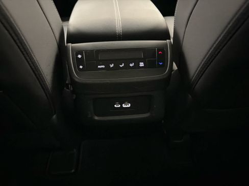 Certified 2024 Nissan Pathfinder SL w/ Black Appearance Package FWD image 22