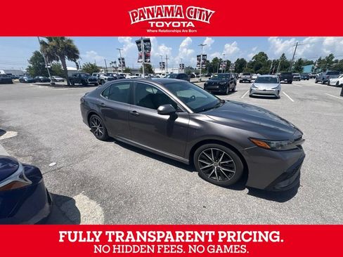 Used 2021 Toyota Camry SE FWD image 1
