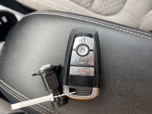 Used 2022 Ford Escape SE w/ Cold Weather Package image 65