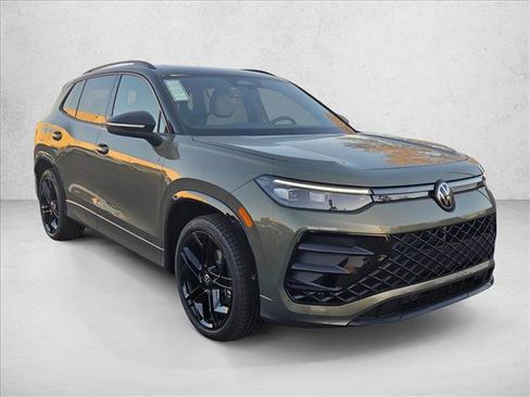 New 2026 Volkswagen Tiguan SE R-Line image 7