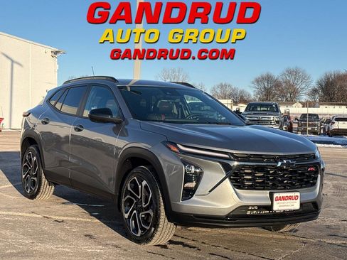 Used 2024 Chevrolet Trax RS w/ Driver Confidence Package image 1