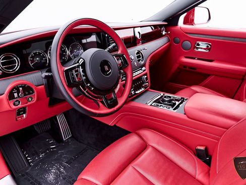 Used 2024 Rolls-Royce Ghost AWD/4WD image 2