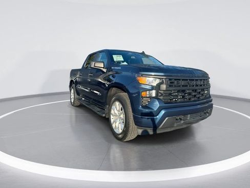 Used 2023 Chevrolet Silverado 1500 Custom RWD image 2