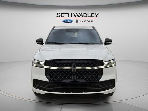 New 2025 Lincoln Navigator Reserve w/ Jet Appearance Package image 2