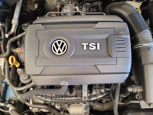 Used 2018 Volkswagen Golf S image 30