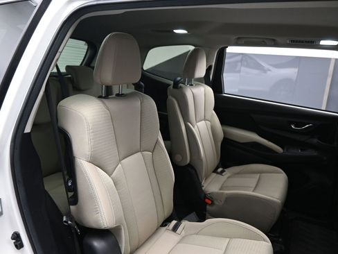 Used 2023 Subaru Ascent Premium w/ Convenience Package AWD/4WD image 13