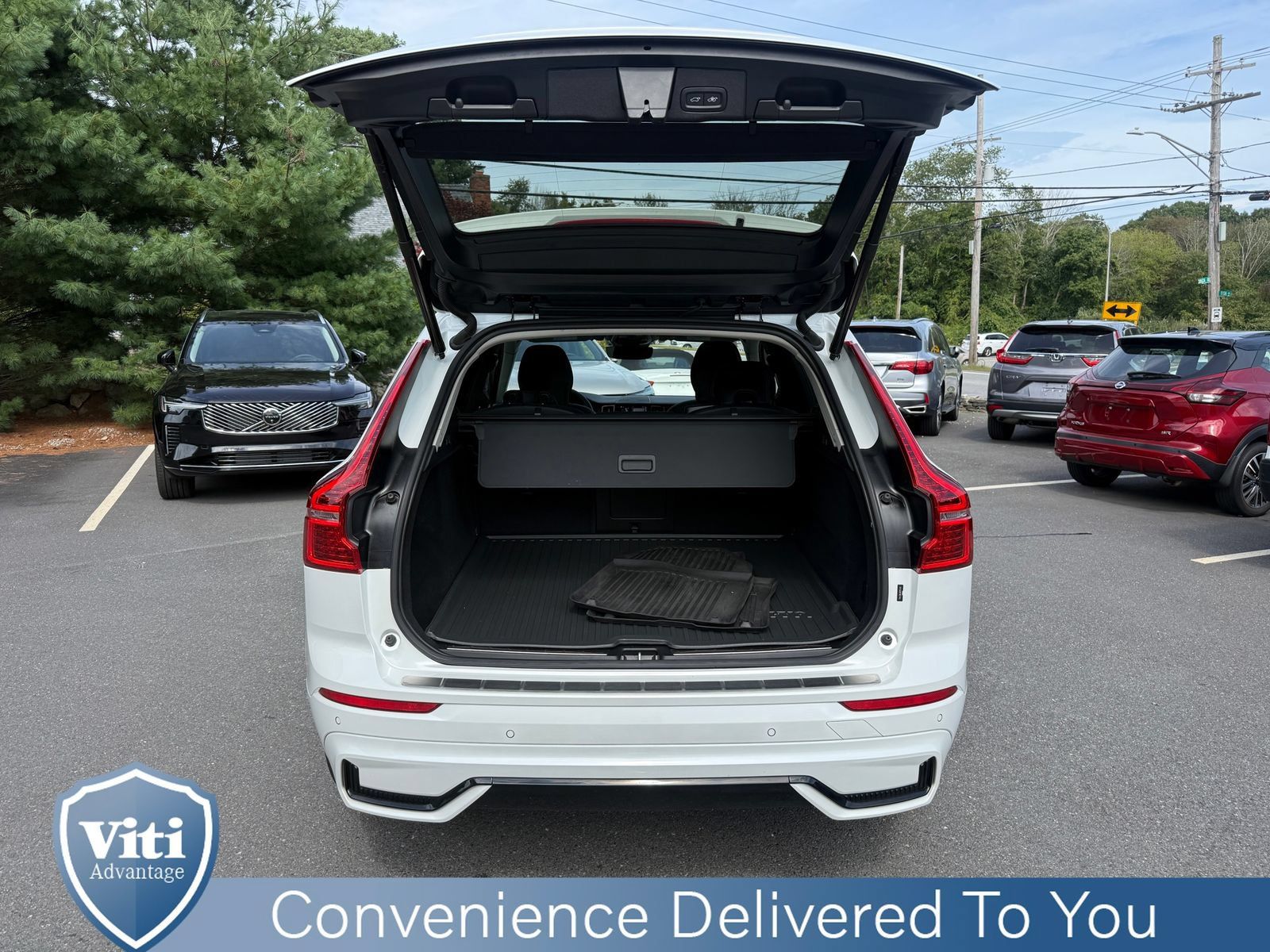 Certified 2024 Volvo XC60 B5 Plus w/ Protection Package Premier AWD/4WD image 23