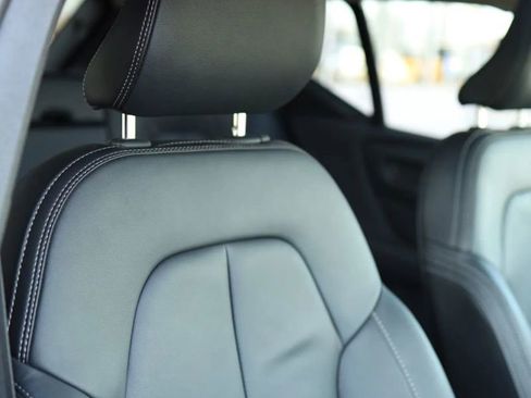 Used 2025 Volvo XC40 B5 Core image 52