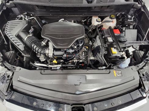 Certified 2025 Cadillac XT6 Premium Luxury image 9