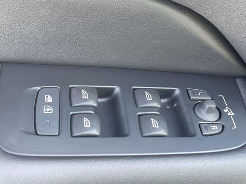 Certified 2025 Volvo XC60 B5 Plus image 16