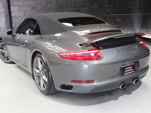 Used 2017 Porsche 911 Carrera image 14